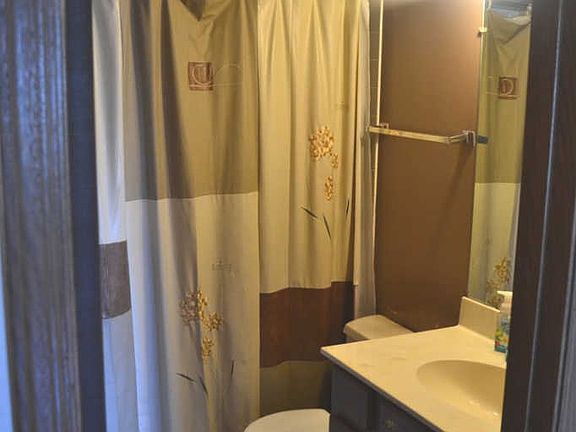 4th image of 4009 W 93rd Pl APT 2E