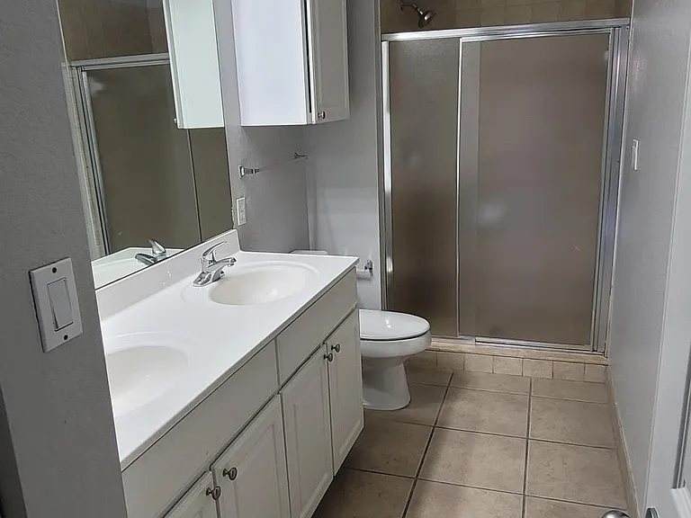121 Grand Beach Pl — Photo 7