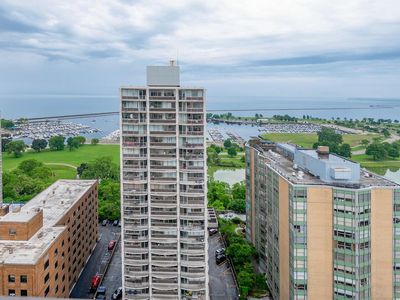 1633 North Prospect AVENUE #18F, Milwaukee, WI, 53202