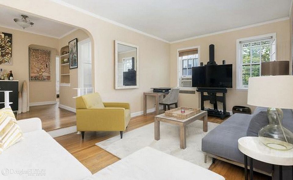 1st image of 482 Hudson St #6F