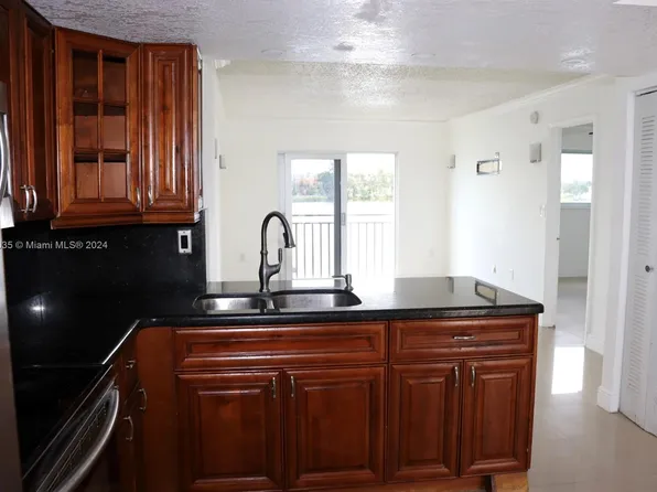9915 W Okeechobee Rd #2-201, Hialeah Gardens, FL 33016