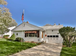 2612 Burrmont Rd, Rockford, IL 61107