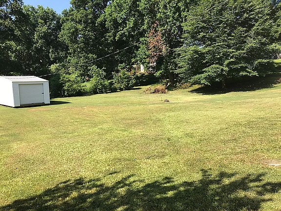 3rd image of 1205 Eastway Dr