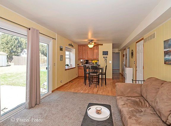 4th image of 853 Pleasant St