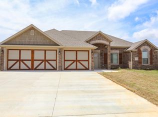 575 Harrison St, Pea Ridge, AR 72751