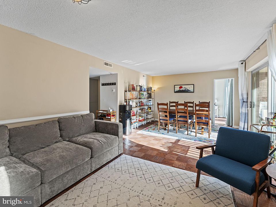 1st image of 1300 Army Navy Dr APT 710