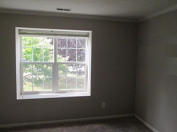 3rd image of 5031 Angelique Dr