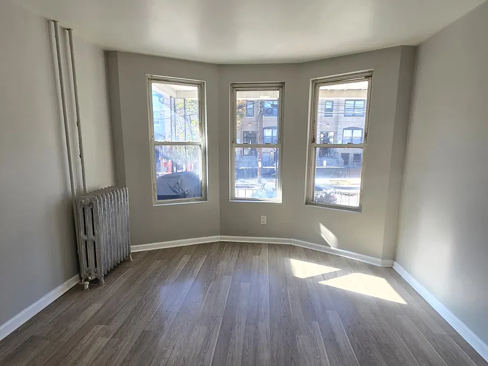 116 Bostwick Ave #1