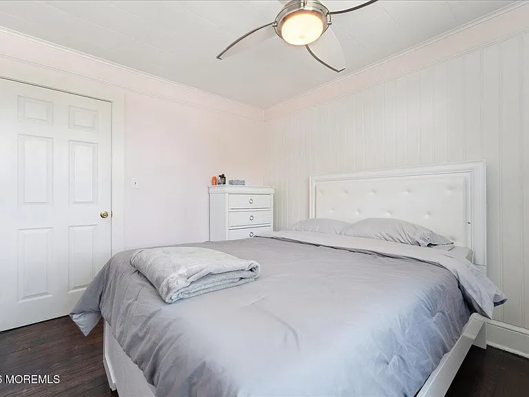 496 W Park Ave — Photo 14