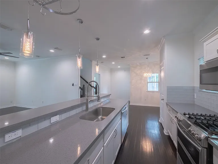 1113 Bunton St — Photo 9