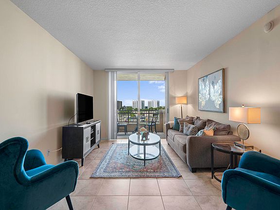 4th image of 403 S Sapodilla Ave APT 408