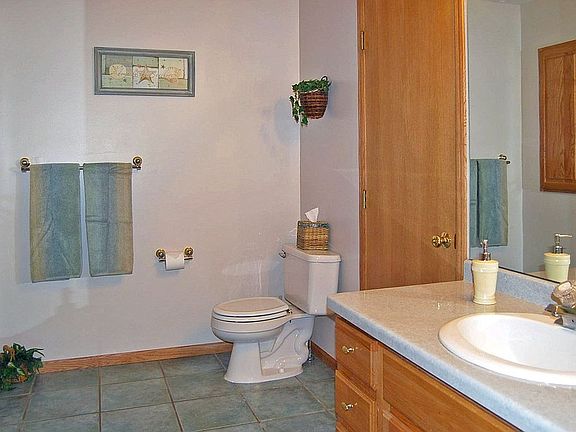 4th image of 2943 Jordan Dr