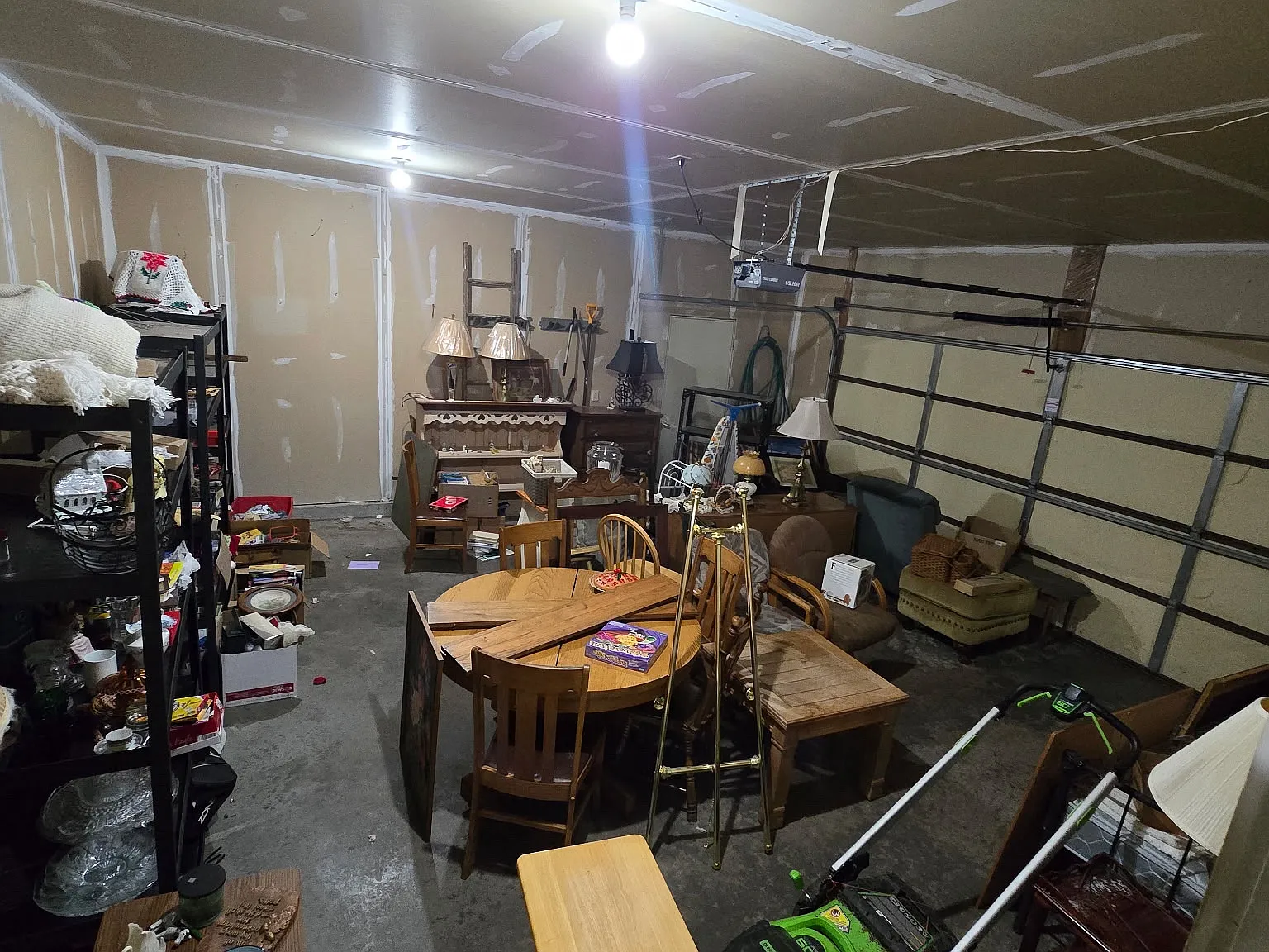 3 bed, 1008 sqft, $2,000 — Photo 3