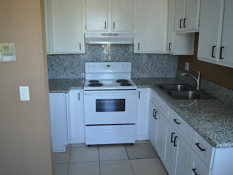819 Washington St #1 — Photo 3