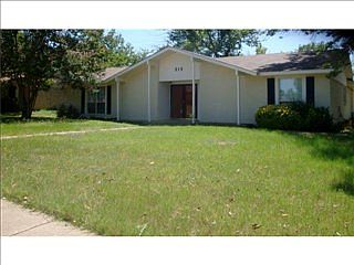 1st image of 918 Live Oak Dr
