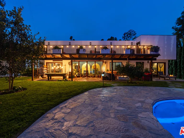 3092 Laurel Canyon Blvd — Photo 1