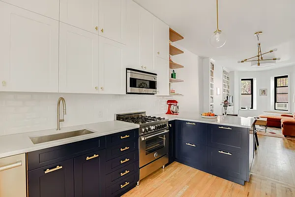 Sold by Compass | media 3