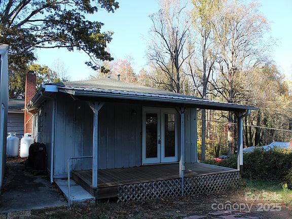 3rd image of 709 Wickins Dr