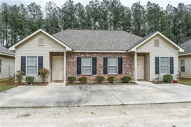 2 bed, 2.0 bath, 736 sqft, $1,000 — Photo 2