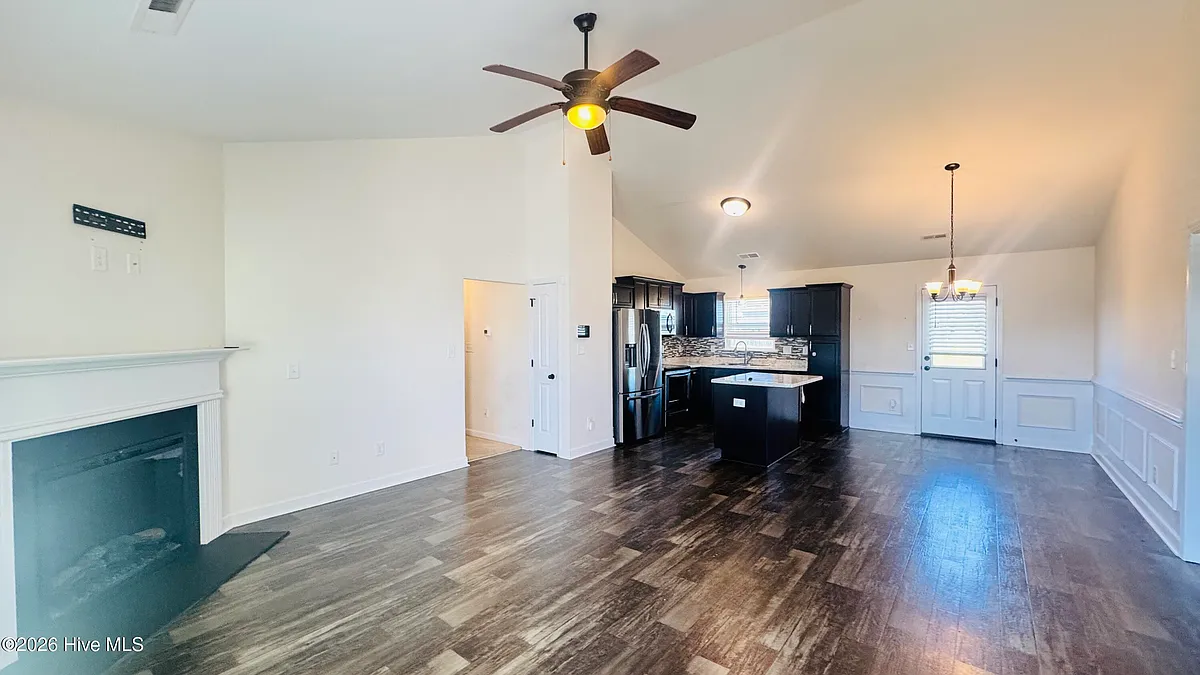 Building Photo - 206 Trophy Ridge Dr