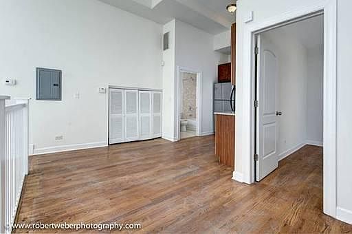 2nd image of 1056-58 N Damen Ave #1F