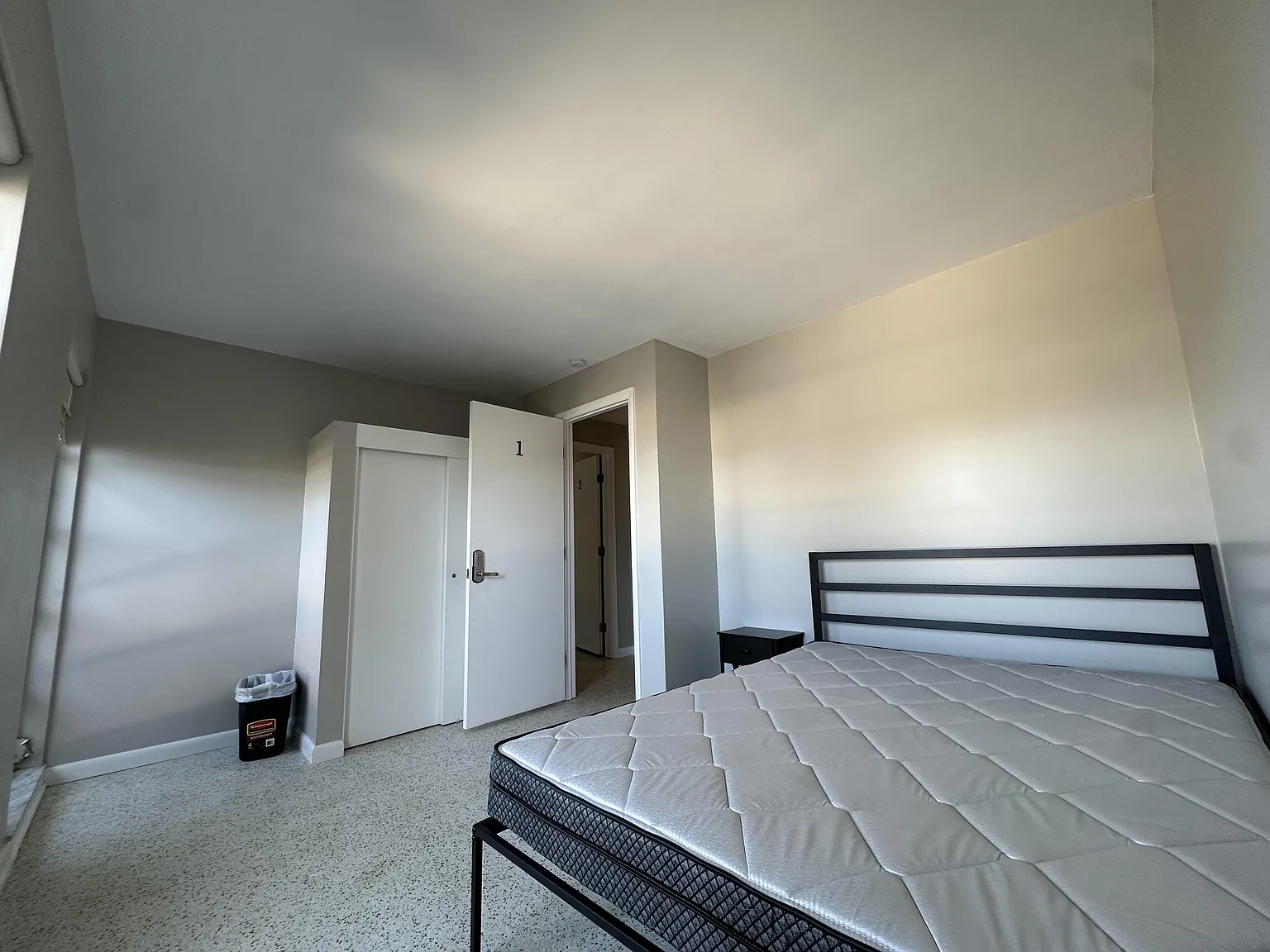 4 bed, 3.0 bath, 3200 sqft, $862 — Photo 2