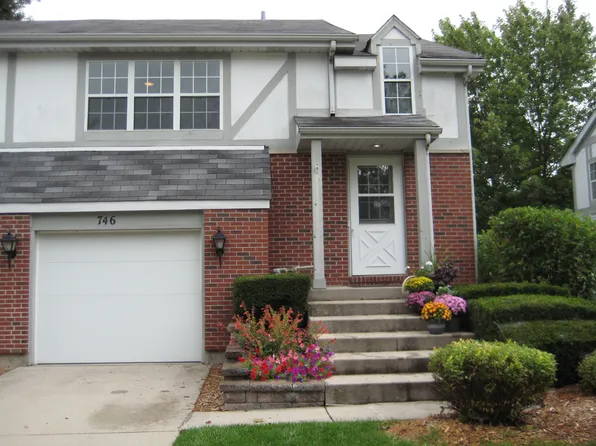 746 Eletson Dr, Crystal Lake, IL 60014