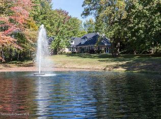 2 Sleepy Hollow Rd, Red Bank, NJ 07701