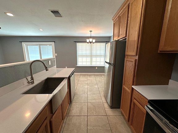 4th image of 114 Miller Dr