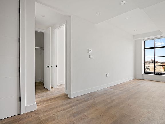 4th image of 1104 Bedford Ave APT 701