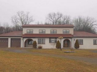 105 Schwenk Ml, Perkasie, PA 18944