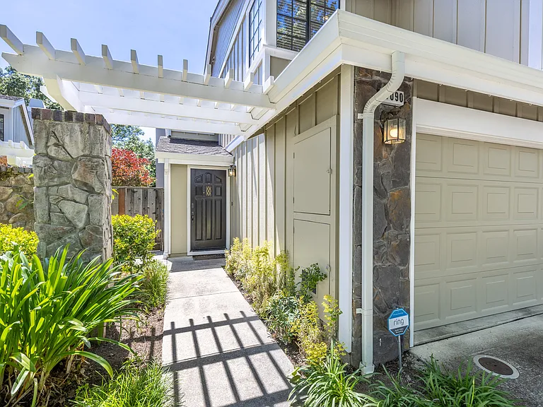 1090 Shady Creek Pl — Photo 2