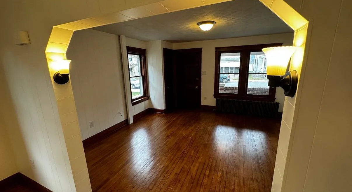 3 bed, $1,500 — Photo 2