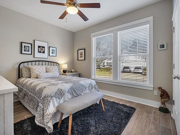 3rd image of 2817 Sweet Ridge St