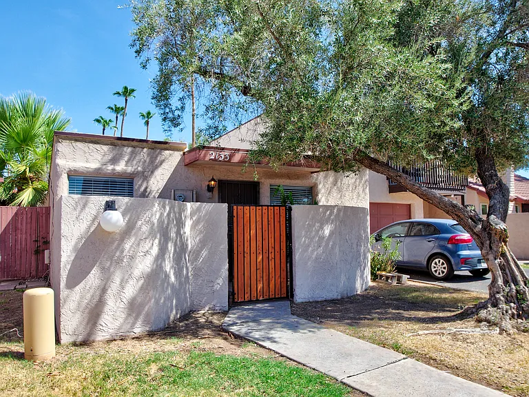 2133 E Sanos Dr — Photo 16