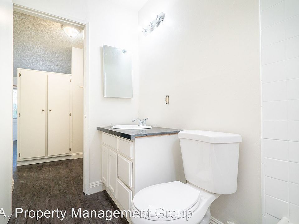 2nd image of 835 W Rosecrans Ave #322