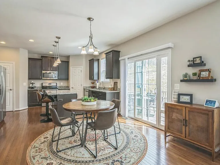 48 Ellison Ct — Photo 15