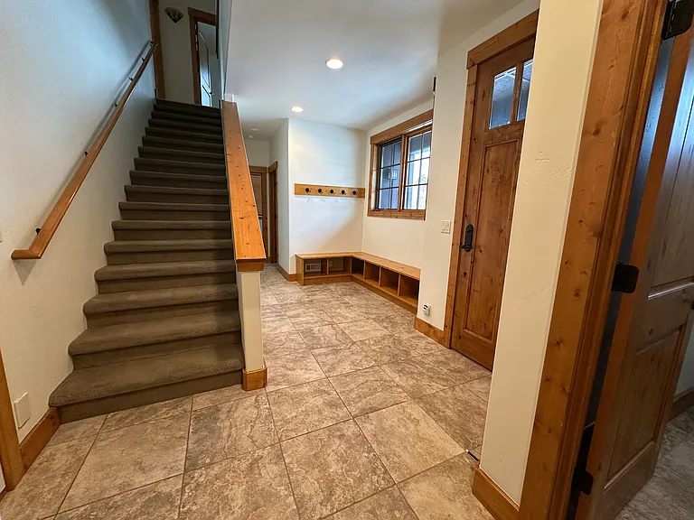 1524 Roosevelt Ave — Photo 4