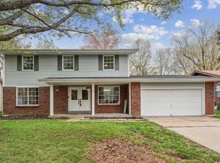 18 Steven Brent Ct, Saint Peters, MO 63376