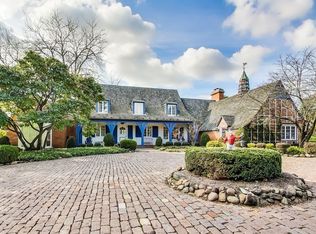 2 Far Hills Rd, Barrington, IL 60010