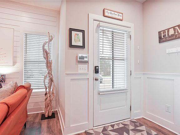 5th image of 630 Village Dr Unit 3