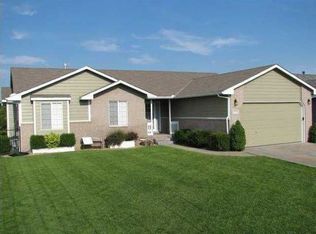 1698 N Prairie Run Cir, Mulvane, KS 67110