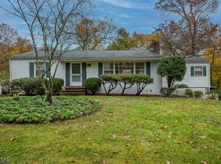 77 Woodstone Rd, Basking Ridge, NJ 07920