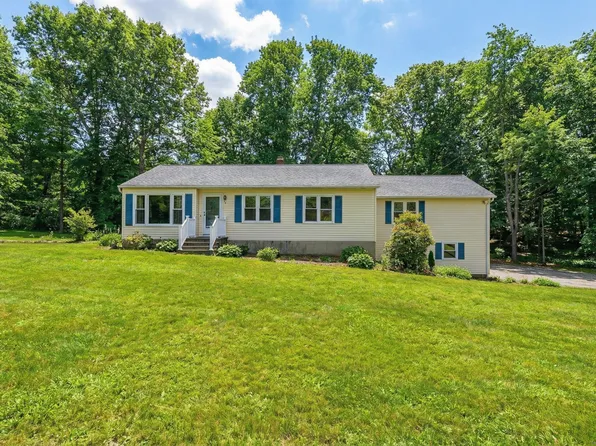 56 Appleblossom Lane, Newtown, CT 06470