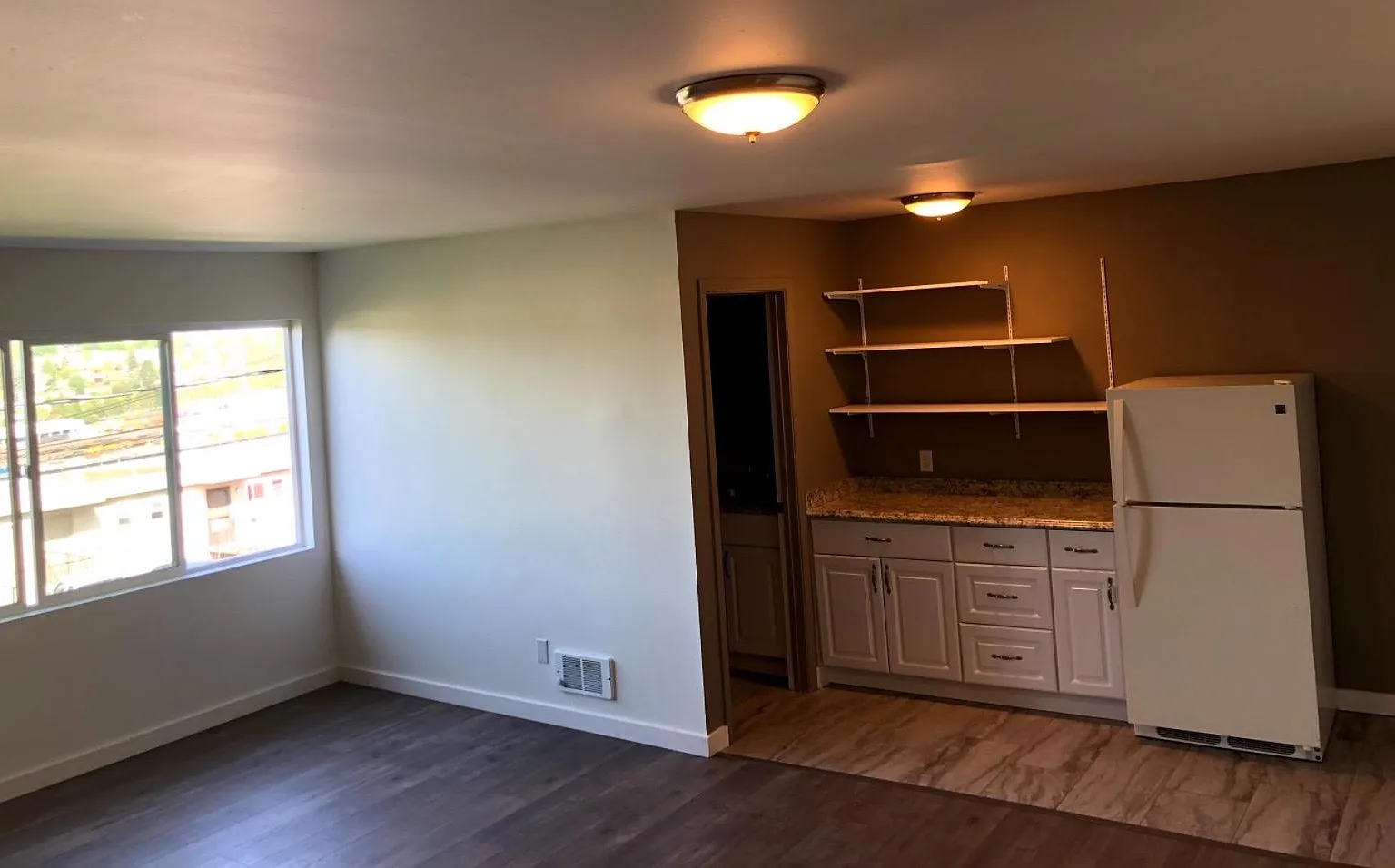 Studio, 450 sqft, $1,050 — Photo 3