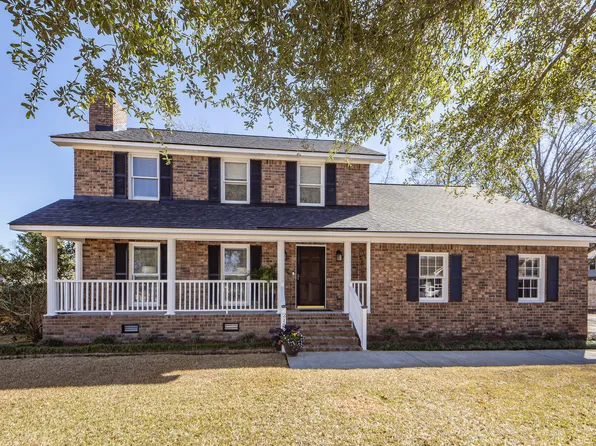 215 Botany Bay Ct, North Charleston, SC 29418