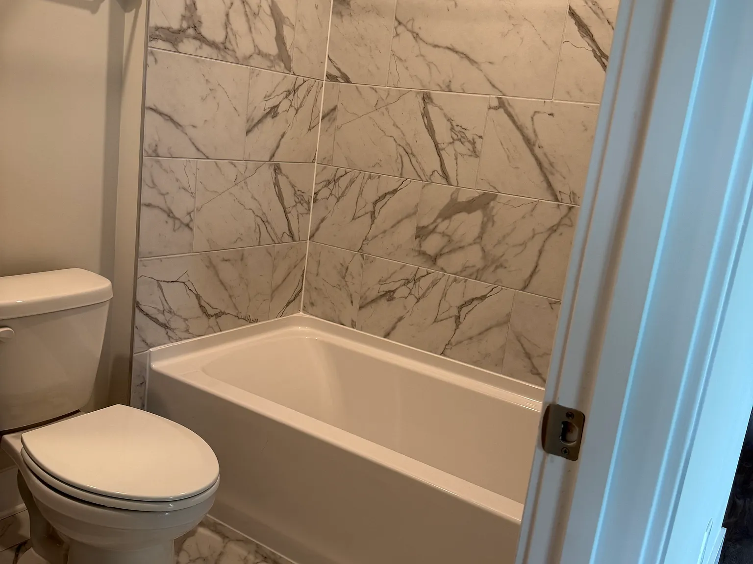 4 bed, 3.5 bath, 1589 sqft, $2,195 — Photo 4