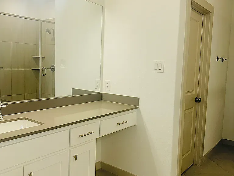 683 Vista Oaks Rd — Photo 3