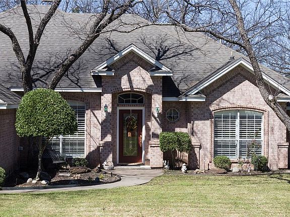2nd image of 6021 Melrose Cir