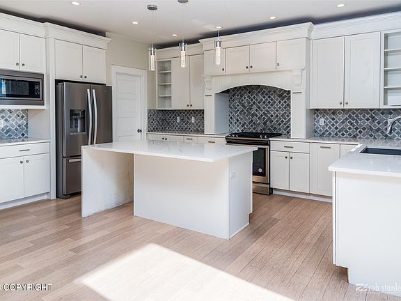 4th image of 3030 E Sandman Cir